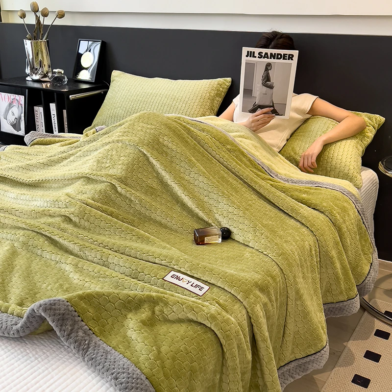 Turtle Velvet Autumn Winter Thicken Warm Blankets for Bed Soft Fluffy Coral Velvet Sofa Blanket Jacquard Throws and Blankets